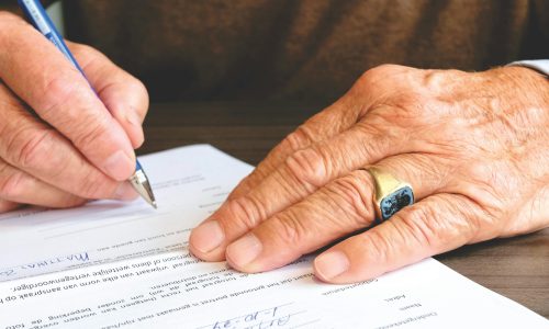Representational image of a contract | Image courtesy Matthias Zomer via Pexels